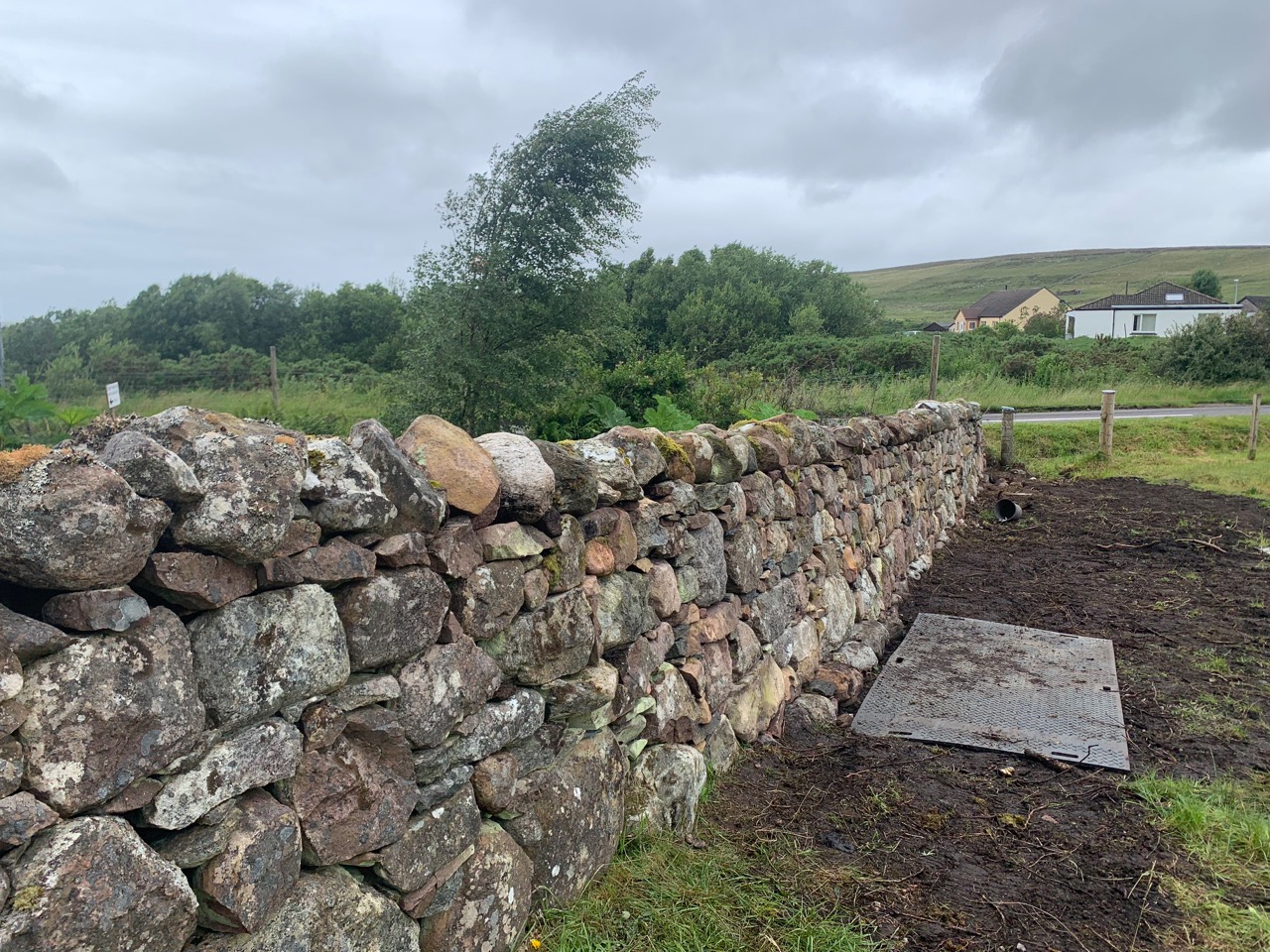 long-drystone-wall-aultbea