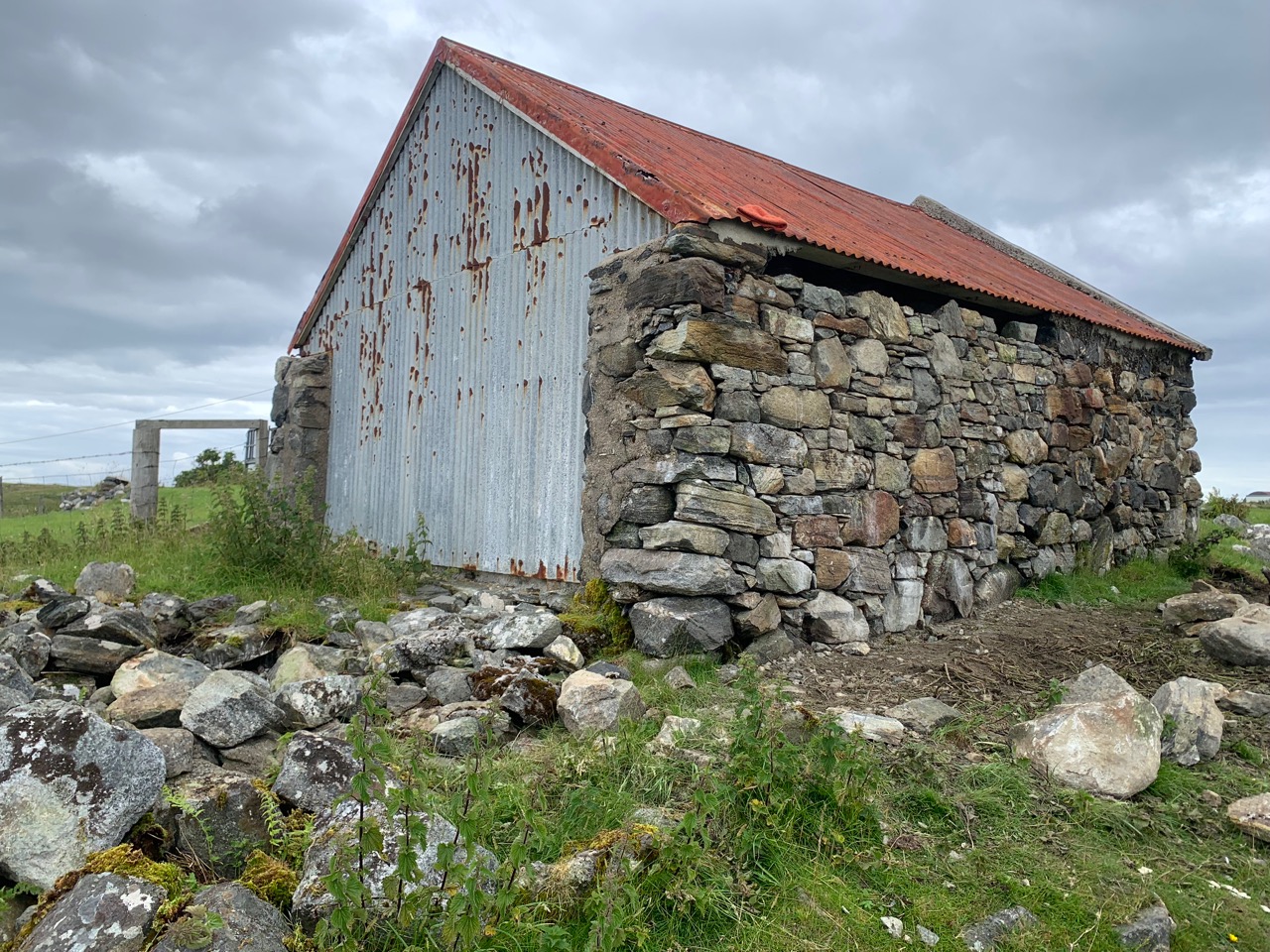 repair-to-wall-of-byre-lochmaddy