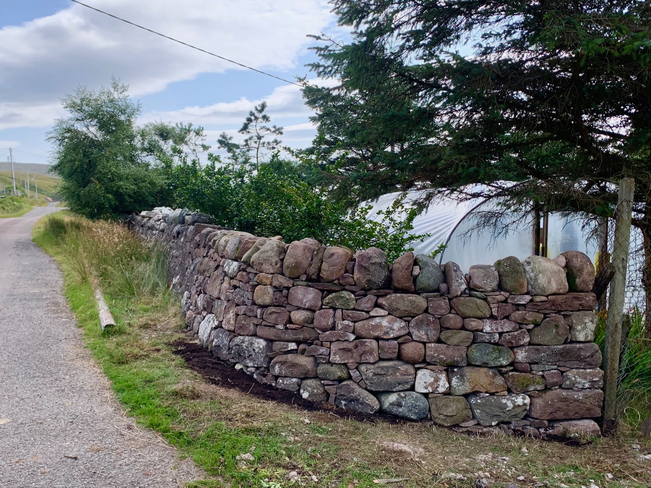 curved-drystone-wall-melvaig